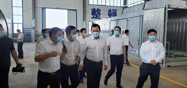 朝陽市委副書記、市長謝衛(wèi)東蒞臨一諾環(huán)保產(chǎn)業(yè)園考察并指導(dǎo)工作